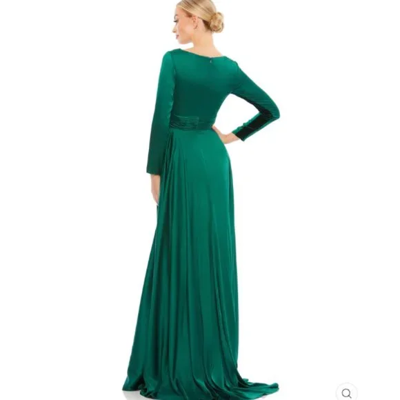 LONG SLEEVE RUCHED WAIST A-LINE GOWN Color Green Size 12 New With Tags